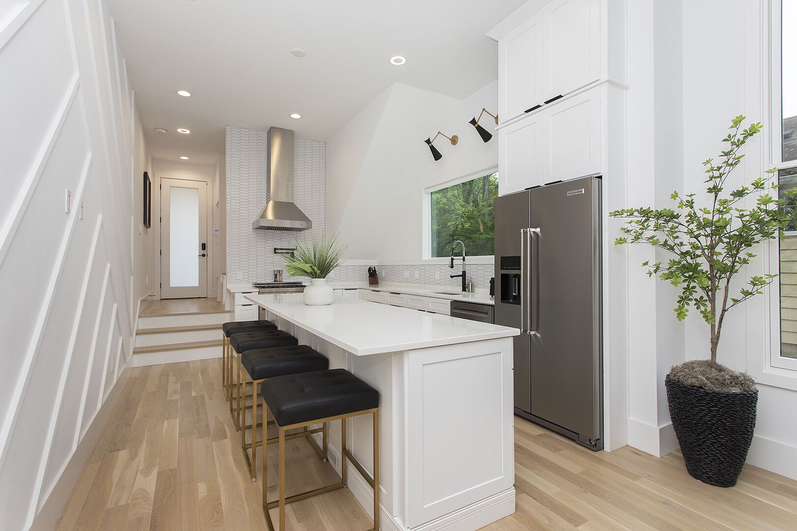 Luminous-Single-Family-Home_164379489