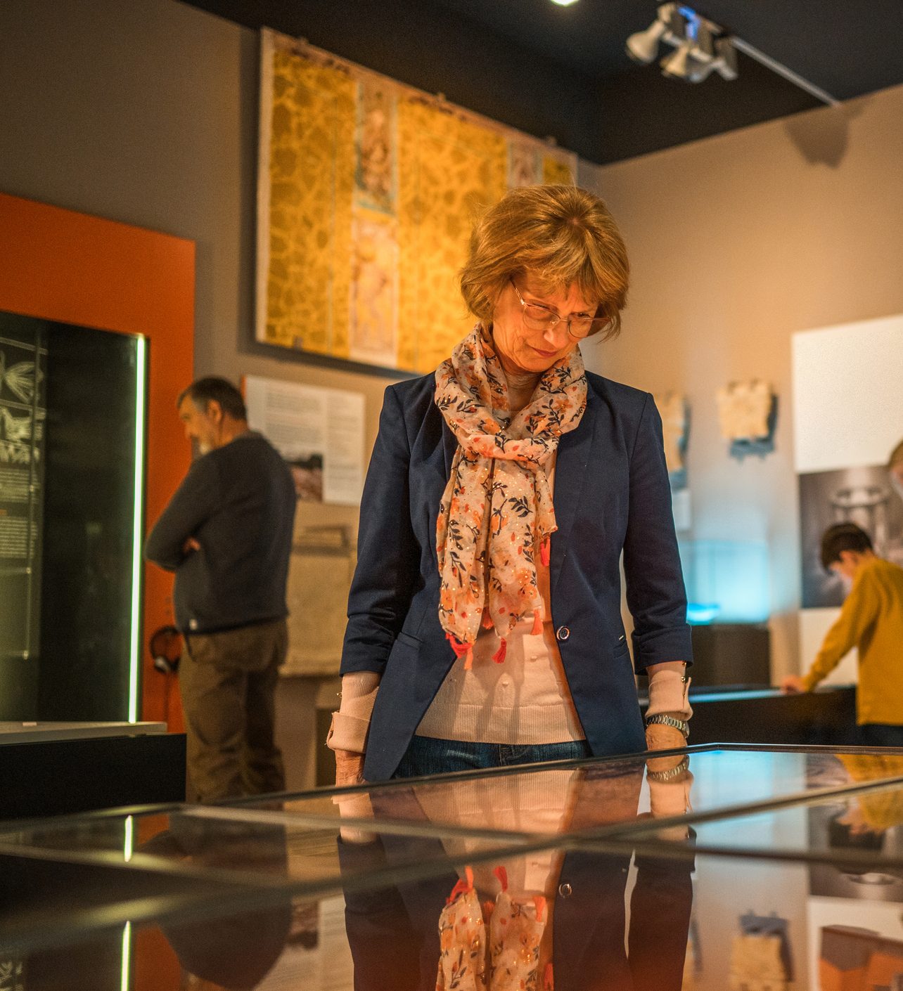 lady-at-museum