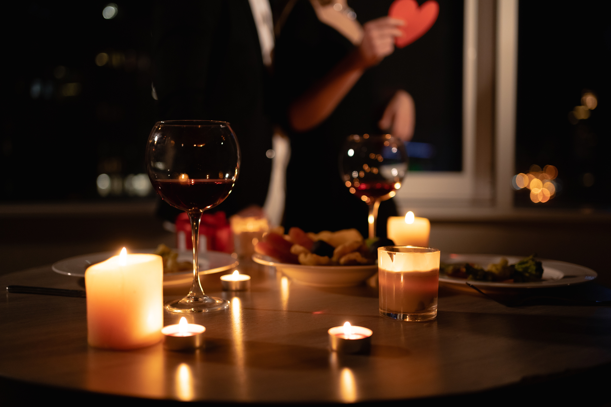 romantic-dinner-setting